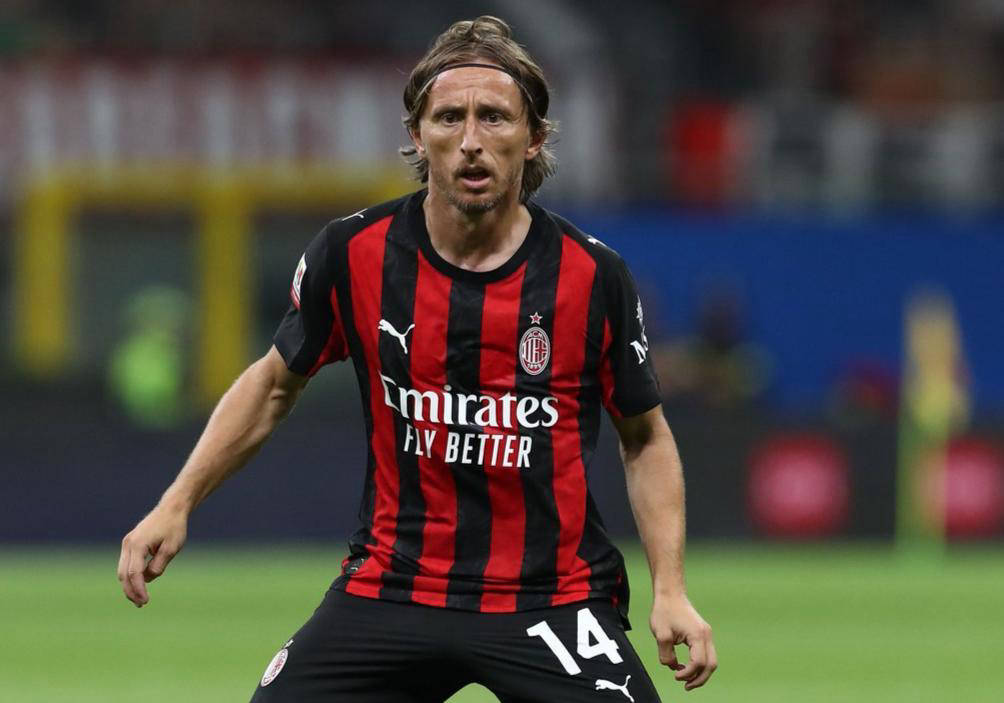 张伯伦代表阿森纳U21出战曼联U21，8年后再为枪手比赛